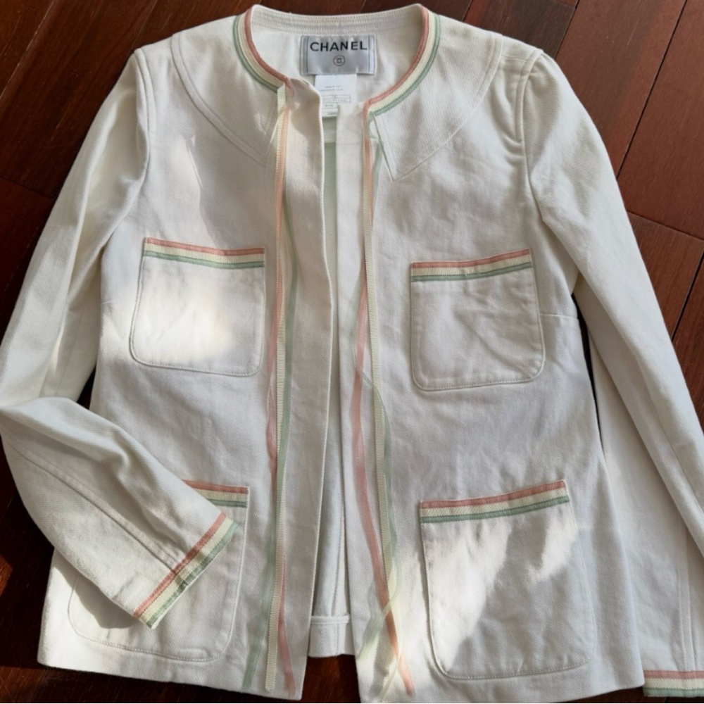 CHANEL 2004 Cruise Collection Ivory Jacket with Pastel Trim Sz 36